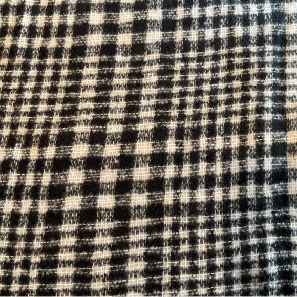 BLACK & WHITE PLAID SCARF HUGE PASHMINA OLD NAVY NWT - Picture 5 of 6